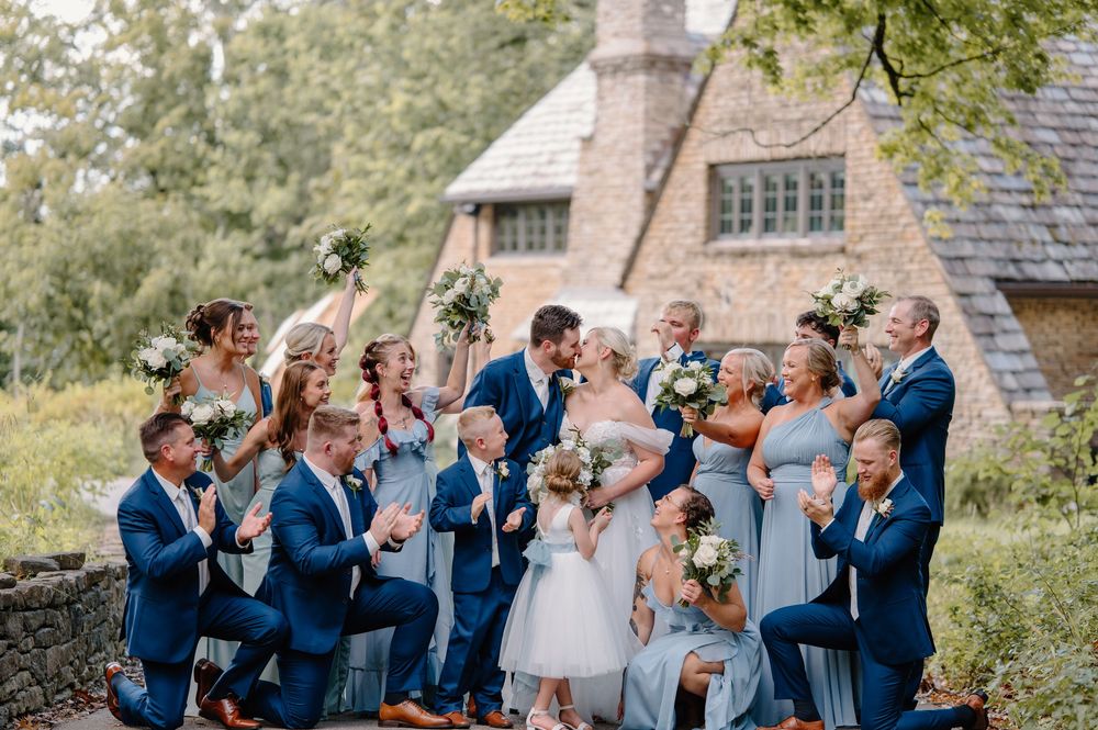 Outdoor wedding photography at Cincinnati Nature Center