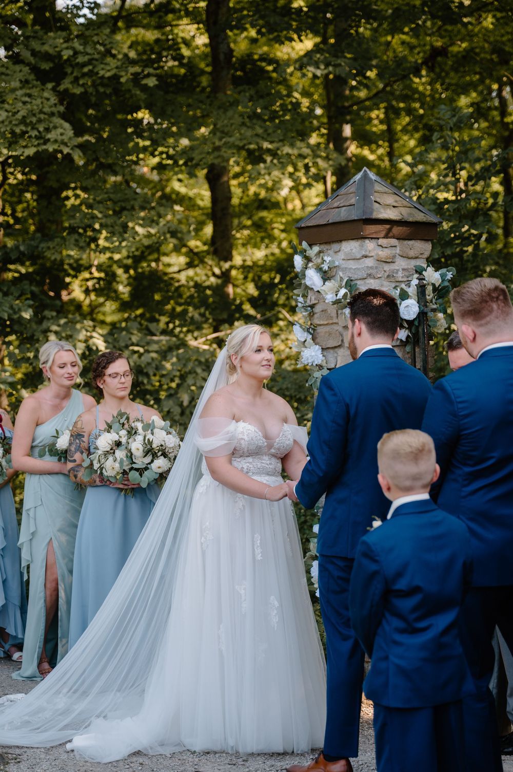 Wedding ceremony at Cincinnati Nature Center in Milford, Ohio