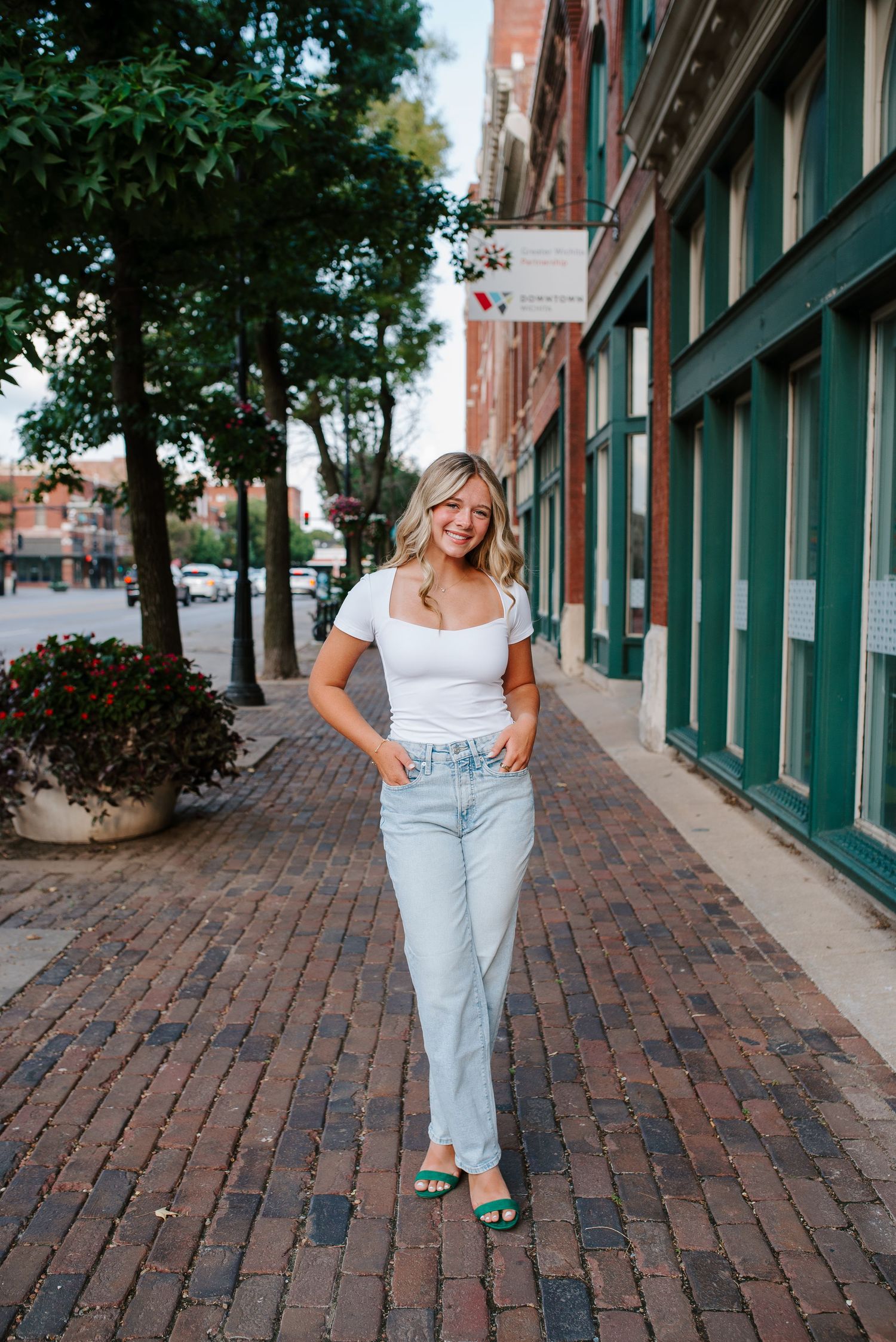 Senior pictures in downtown Wichita Kansas by Photographer Jessica Nadine Photography