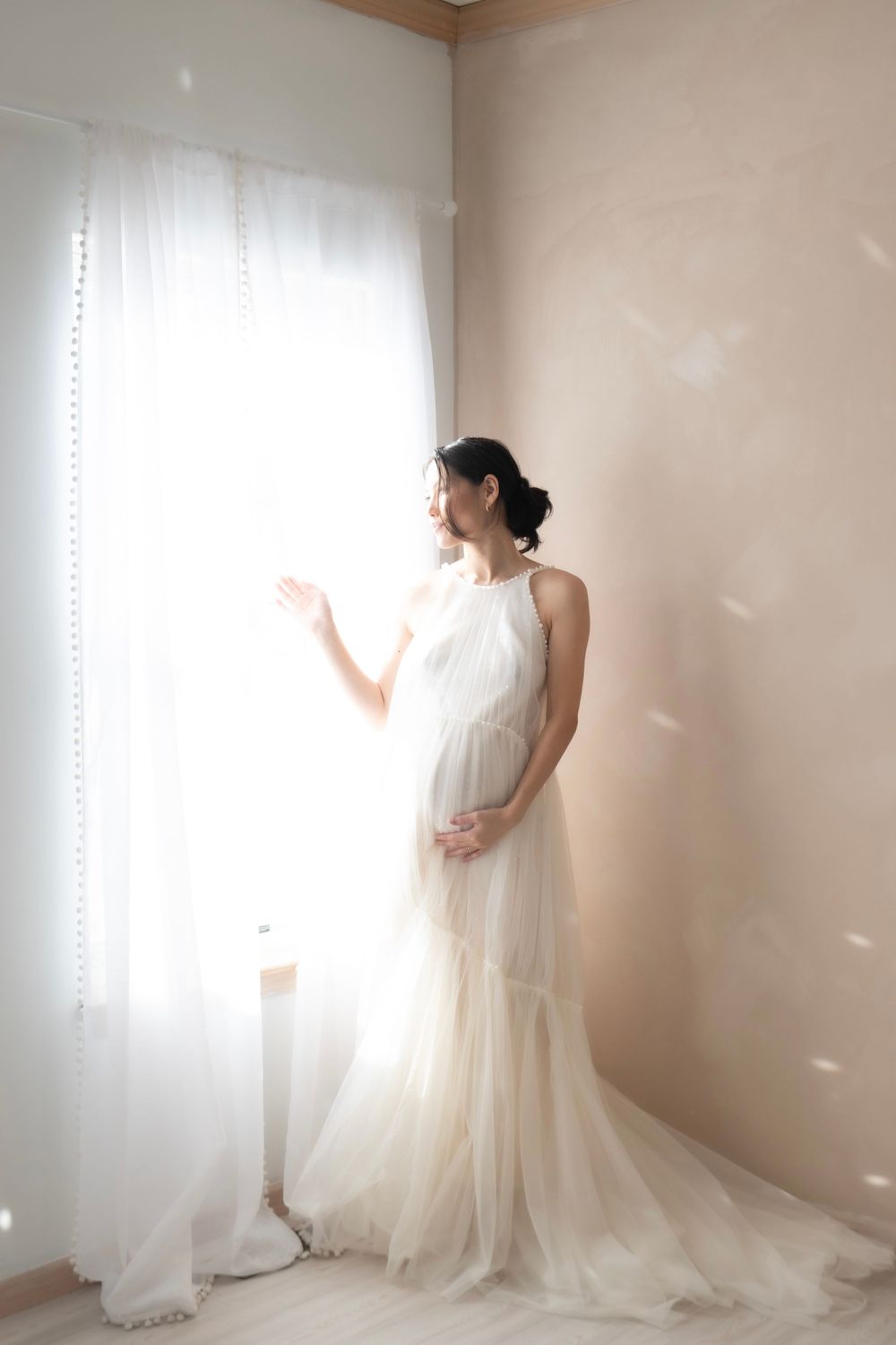 maternity photoshoot in a studio setting in Winfield, IL