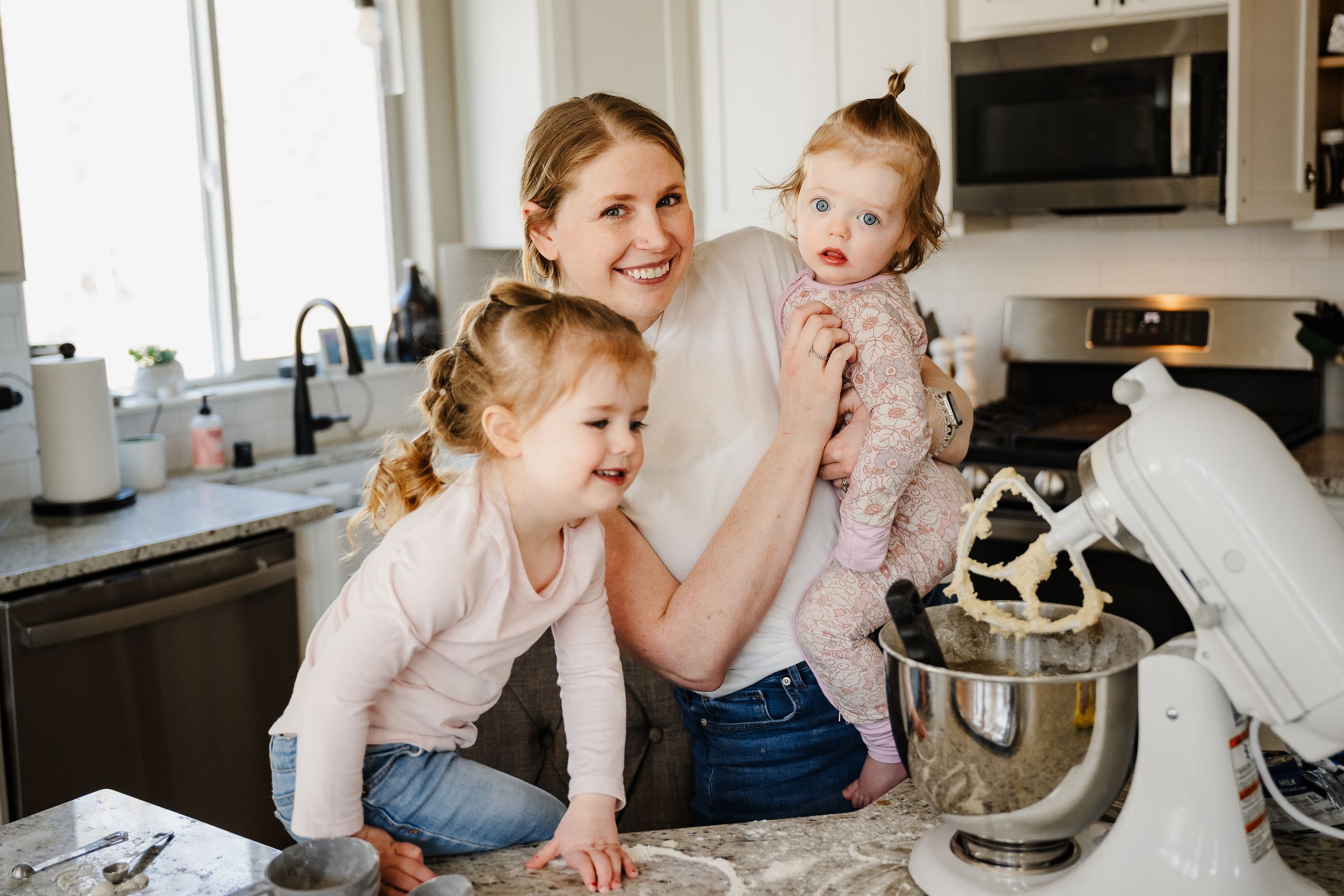 Mother's day indoor photoshoot, baking cookies with children.