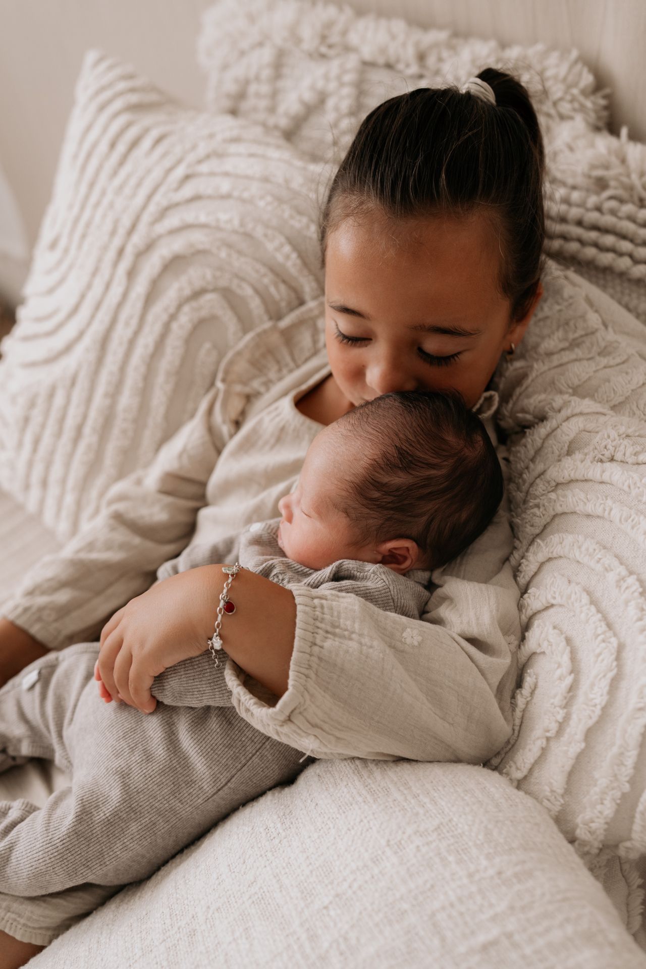 Lifestyle fotograaf Heerhugowaard voor newbornshoots en gezinnen.