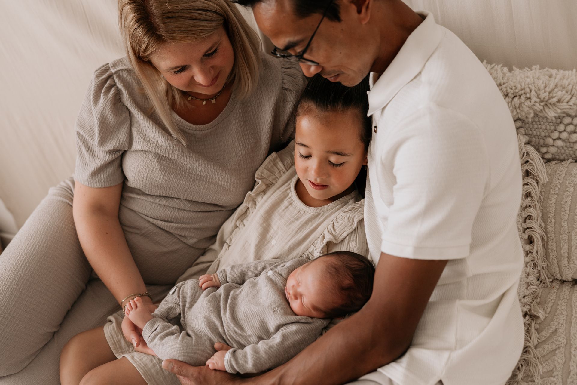 Lifestyle fotograaf Heerhugowaard voor newbornshoots en gezinnen.