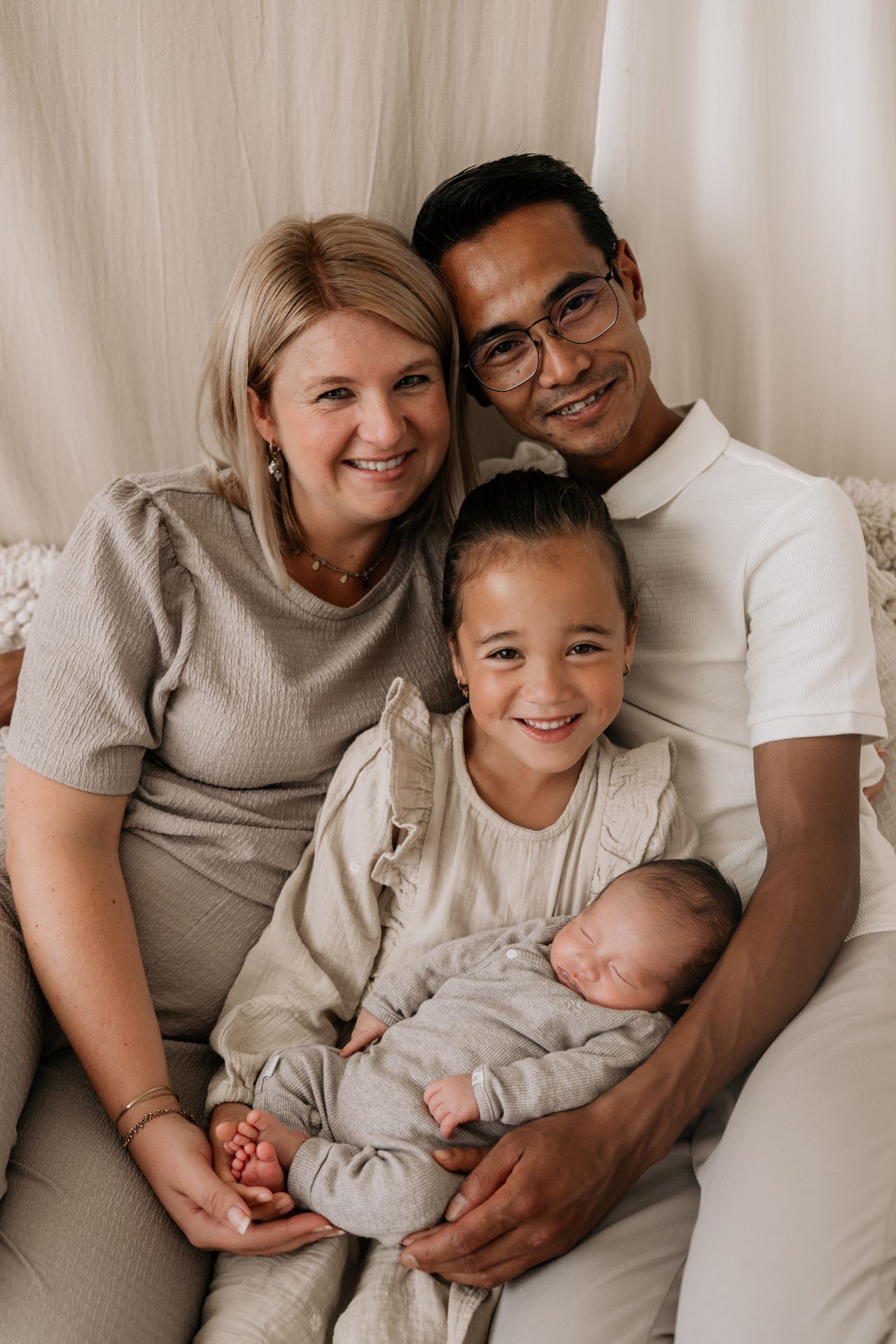 Lifestyle fotograaf Heerhugowaard voor newbornshoots en gezinnen.