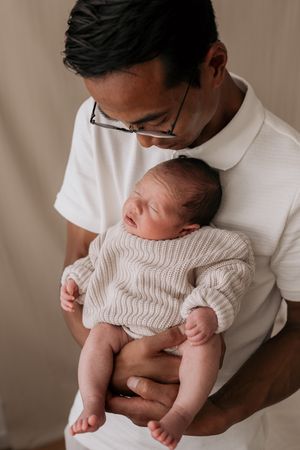 Lifestyle fotograaf Heerhugowaard voor newbornshoots en gezinnen.