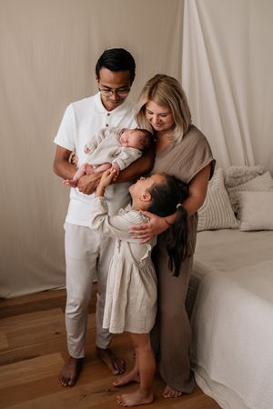 Lifestyle fotograaf Heerhugowaard voor newbornshoots en gezinnen.