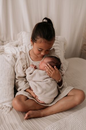 Lifestyle fotograaf Heerhugowaard voor newbornshoots en gezinnen.
