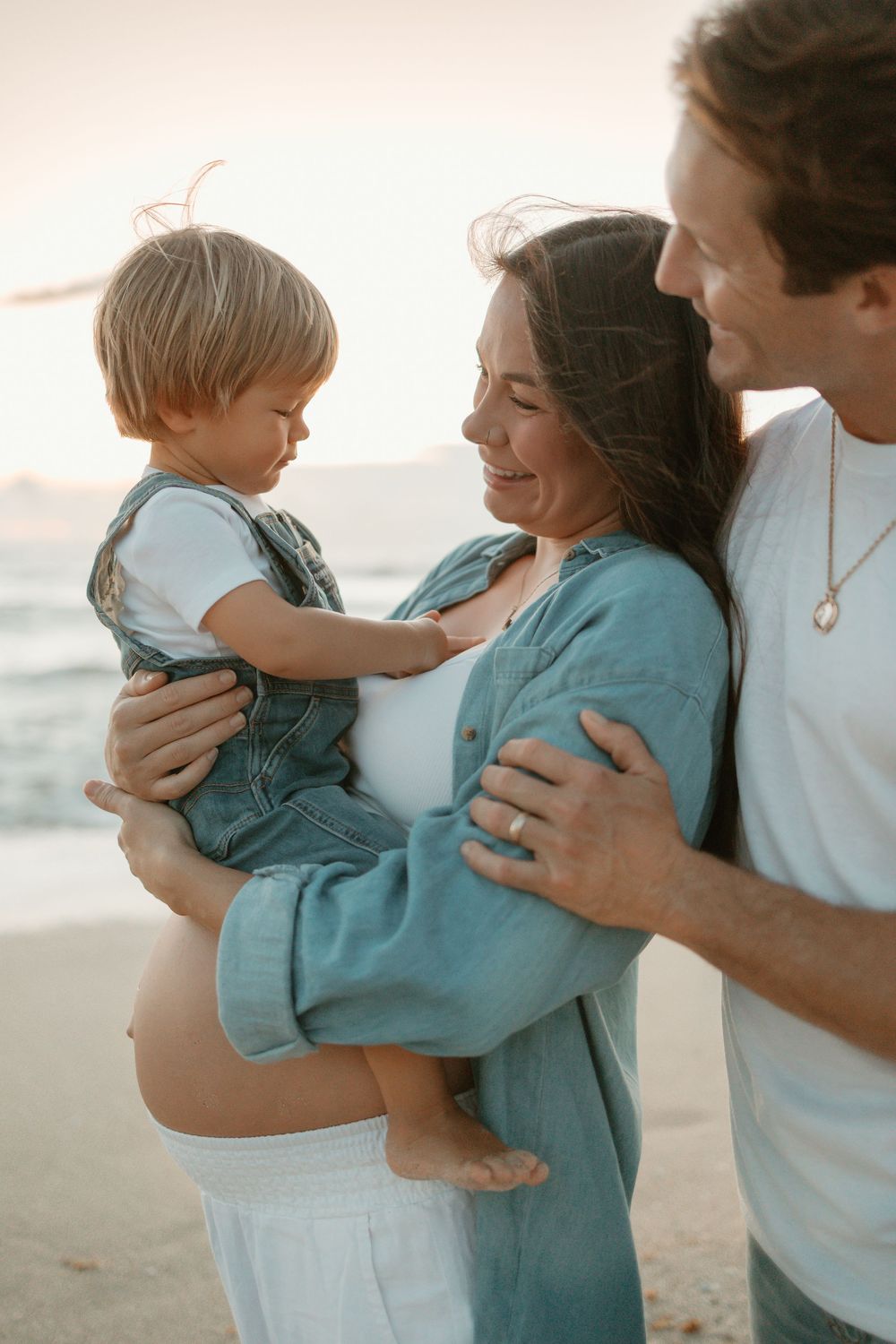 family, couples, newborns, maternity, documentary session, motherhood, pregnancy, sunrise,Satellite beach, cocoa beach, melbourne beach,