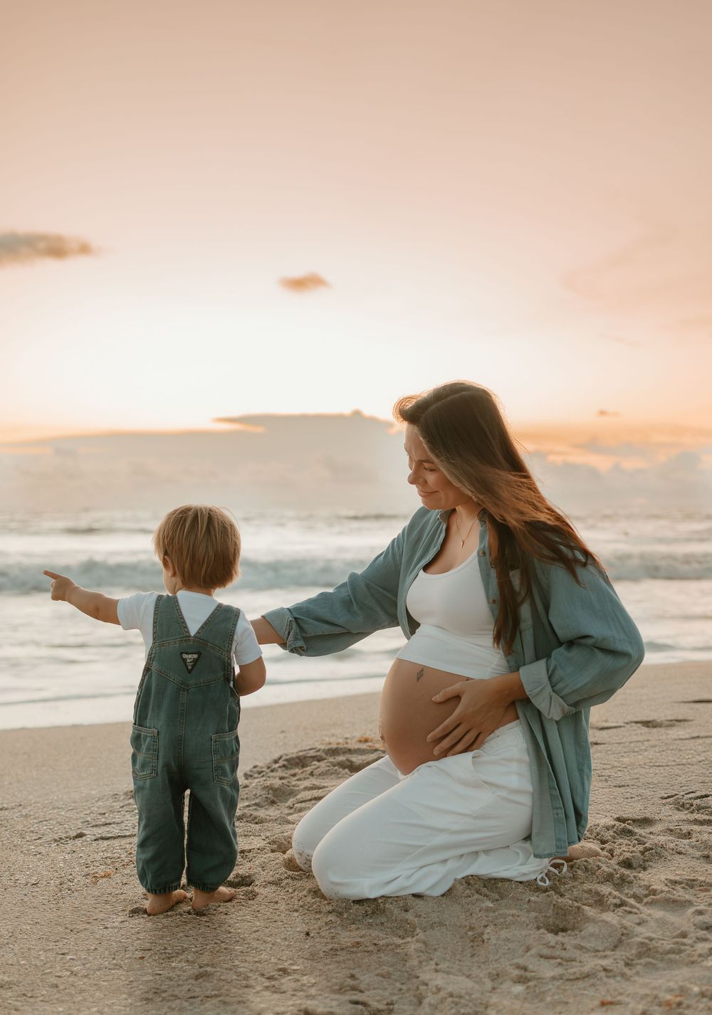 family, couples, newborns, maternity, documentary session, motherhood, pregnancy, sunrise,Satellite beach, cocoa beach, melbourne beach,