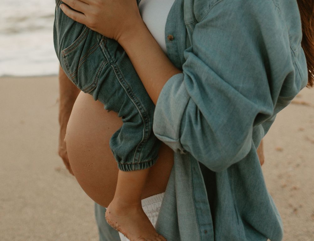family, couples, newborns, maternity, documentary session, motherhood, pregnancy, sunrise,Satellite beach, cocoa beach, melbourne beach,