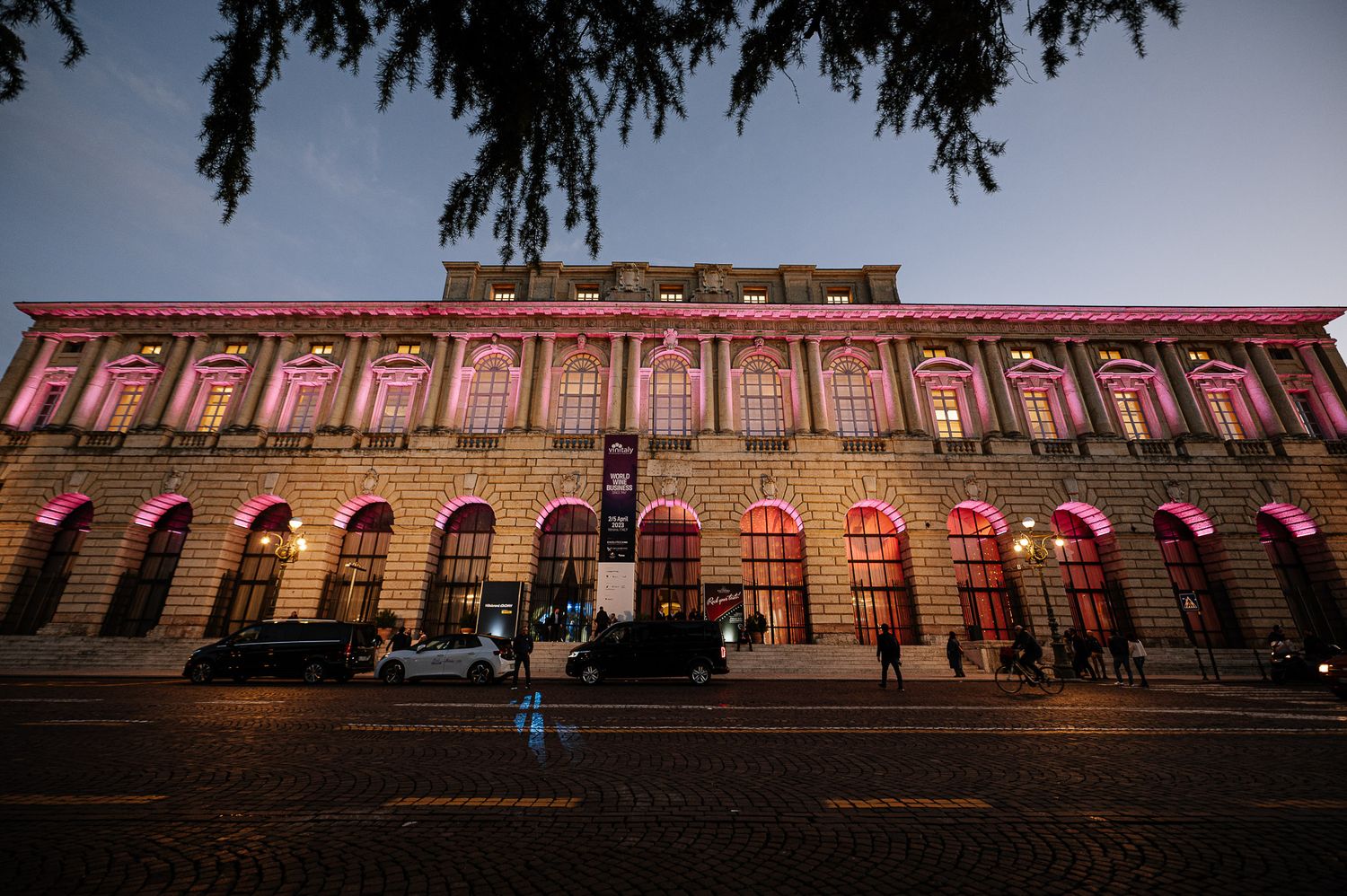 Fotografo eventi Verona durante evento Vinitaly in Gran Guarda