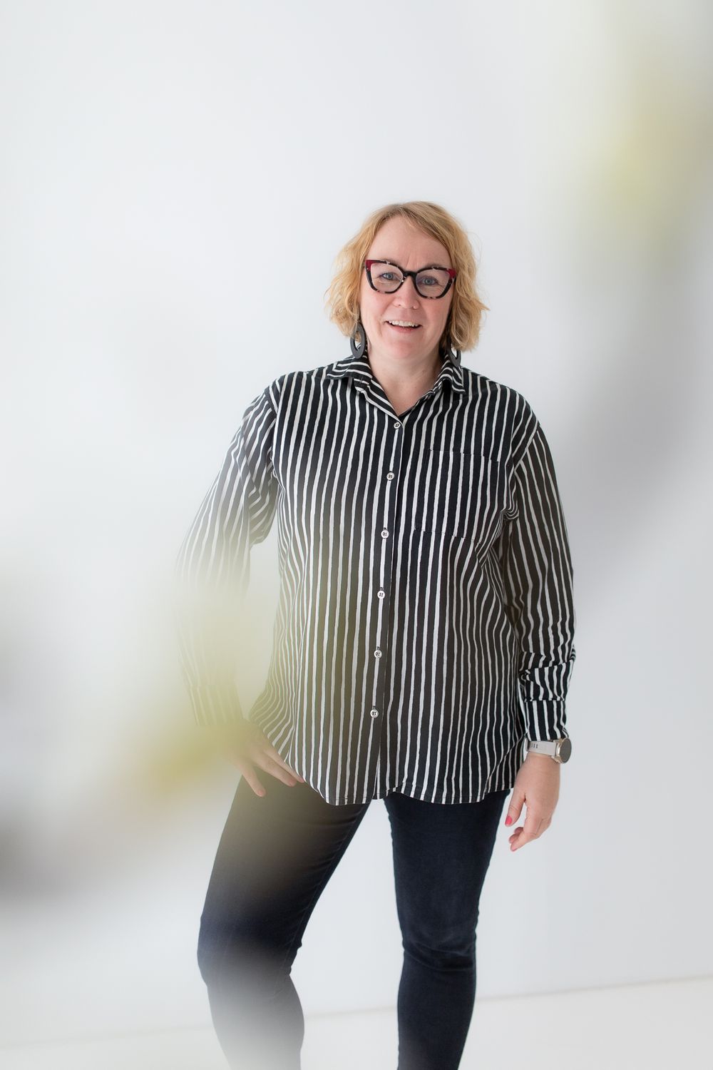 Luonnollinen profiilikuva luonnonvalossa Turussa