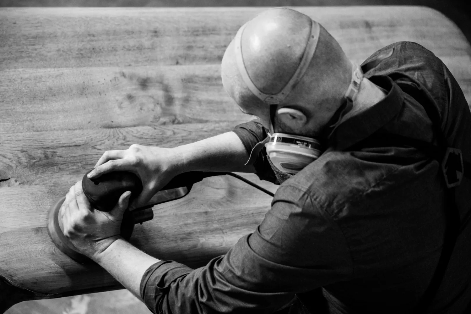 Artisans travaillant dans sont atelier.