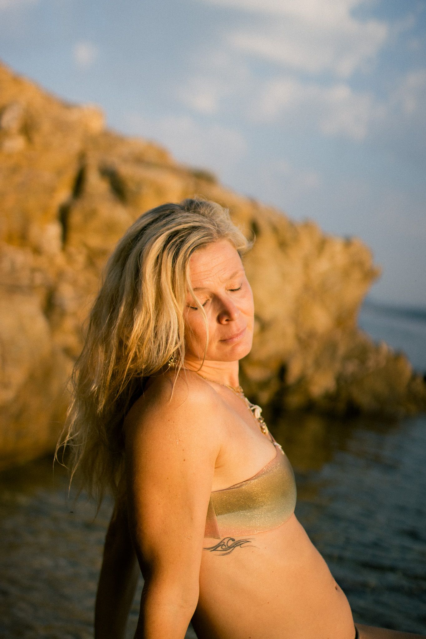 Natural portrait of a woman in soft natural light