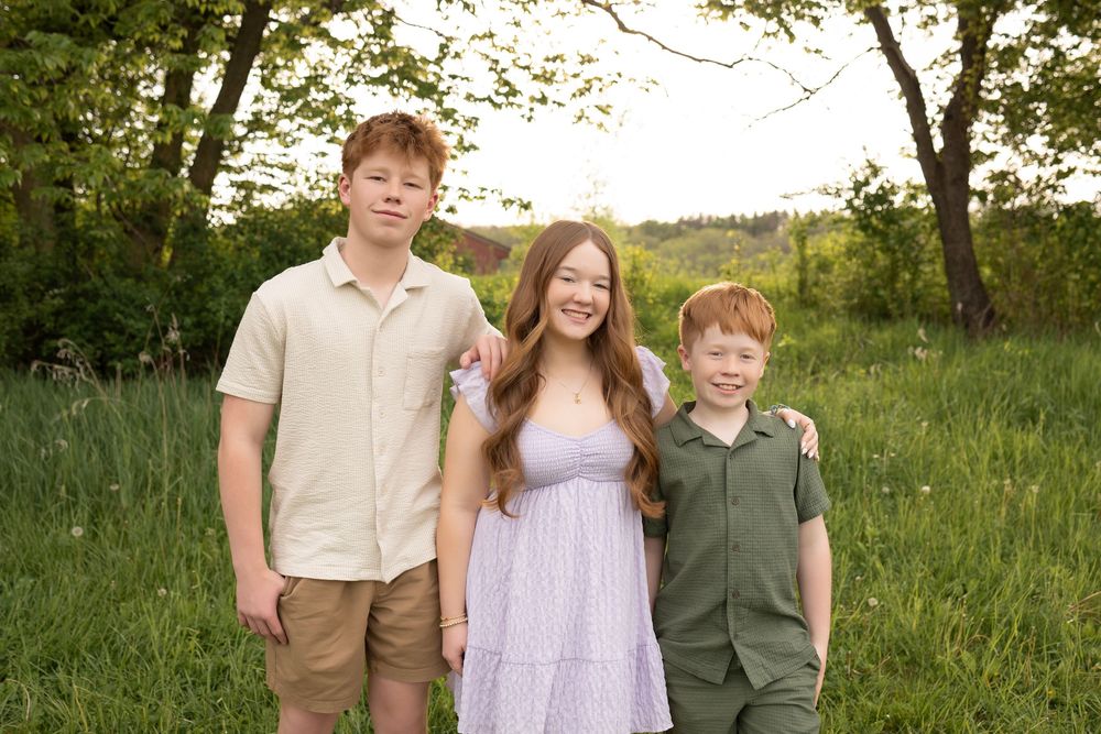 Kendall Kuss Photography Waukesha County family photographer. Extended family photos in Waukesha WI