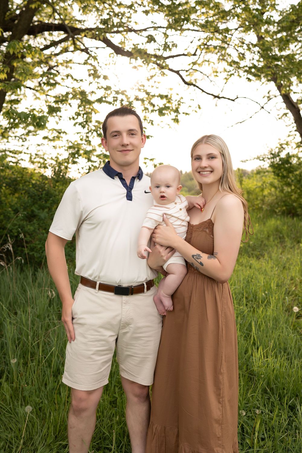 Kendall Kuss Photography Waukesha County family photographer. Extended family photos in Waukesha WI