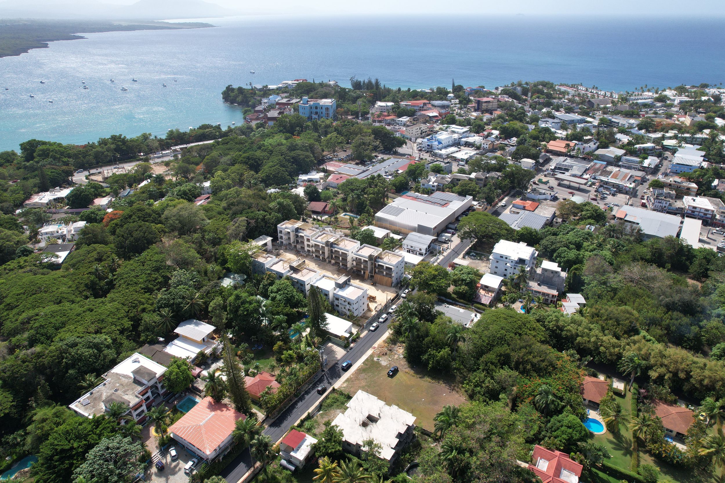 Invierte en Sosúa con Residencial Paseo Llibre, condominios cerca de las principales playas y servicios.
