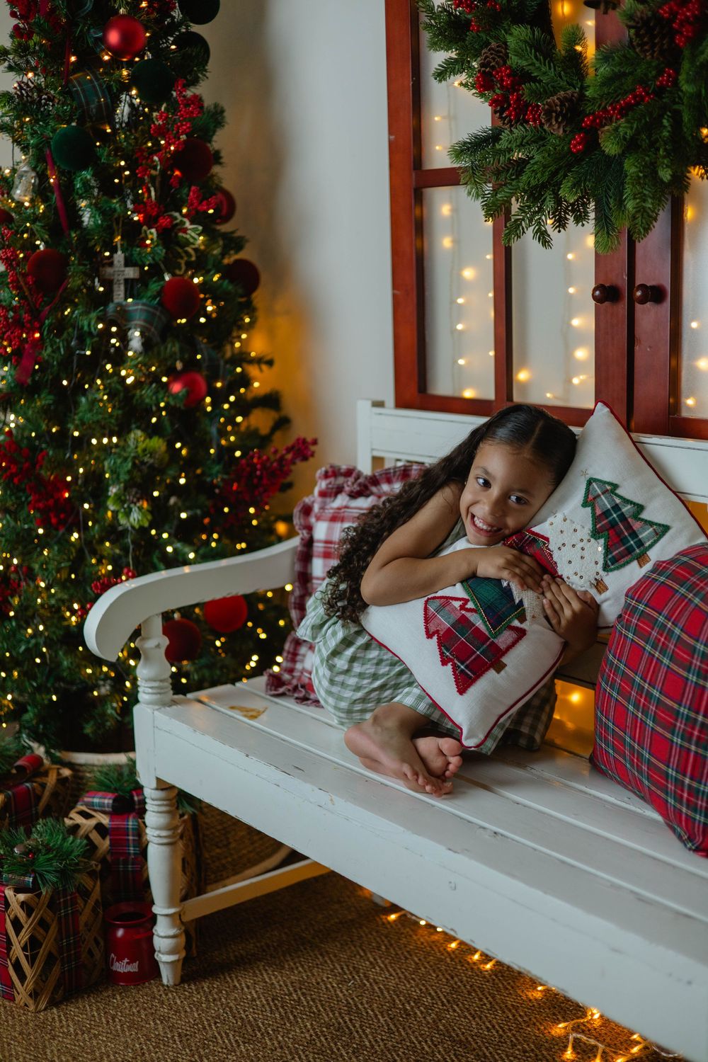 A magical Christmas family session in Punta Cana, Dominican Republic, filled with warmth and connection.