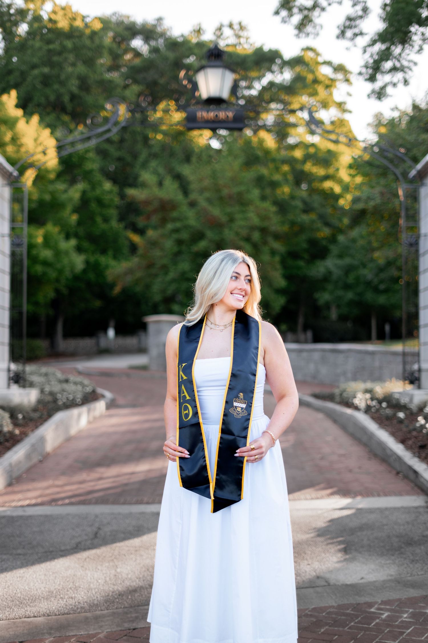 Emory grad photos at the emory arch by atlanta graduation photographer