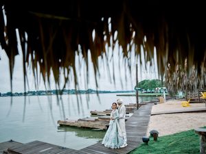 Gujarati bride and groom at Lake Conroe wedding venue