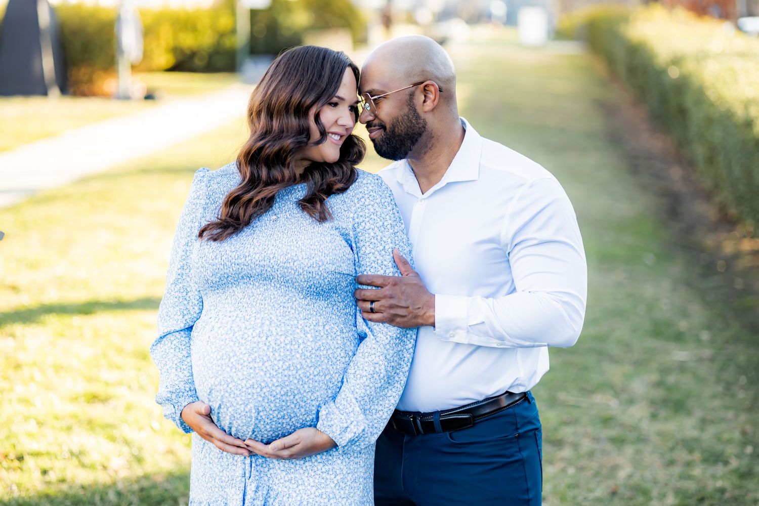 newborn and maternity photographer in richmond virginia. Newborn photographer in RVA. Maternity photographer in Richmond, VA