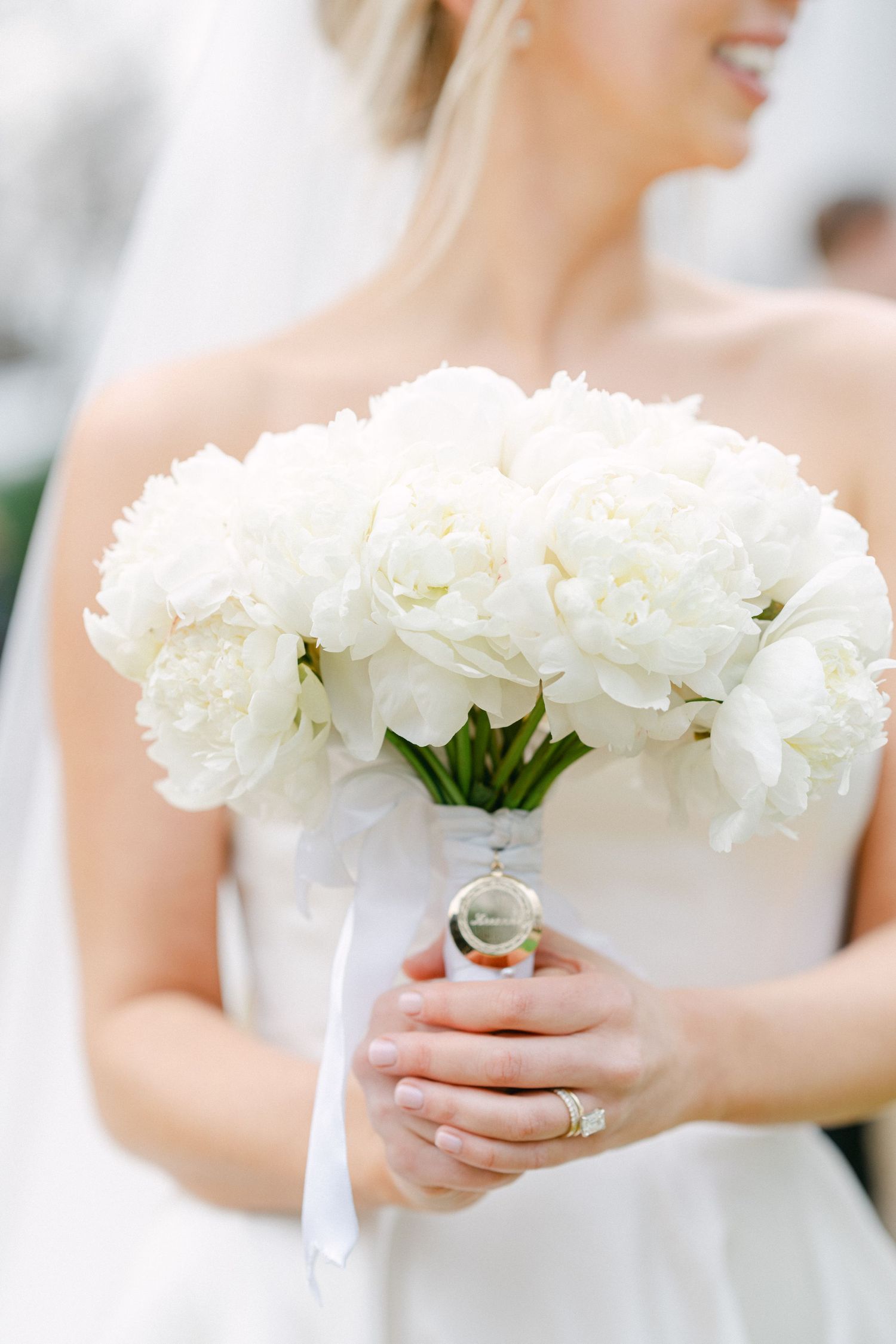 Woodbine Mansion Austin Texas Wedding Fine Art Editorial Photography mother's pin on the bride bouquet vintage peonies