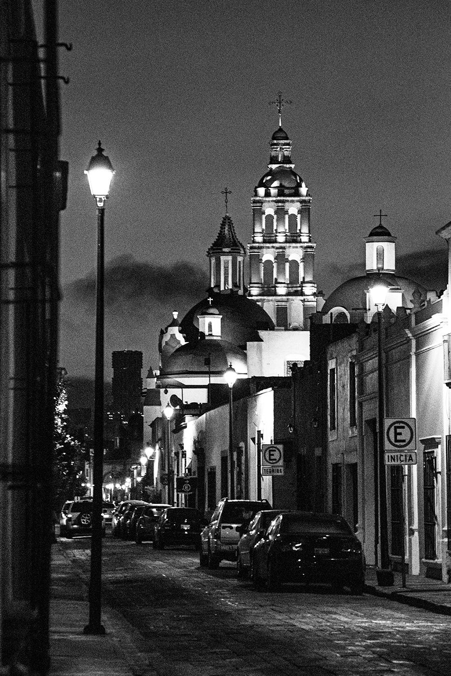 A espaldas de Santo Domingo