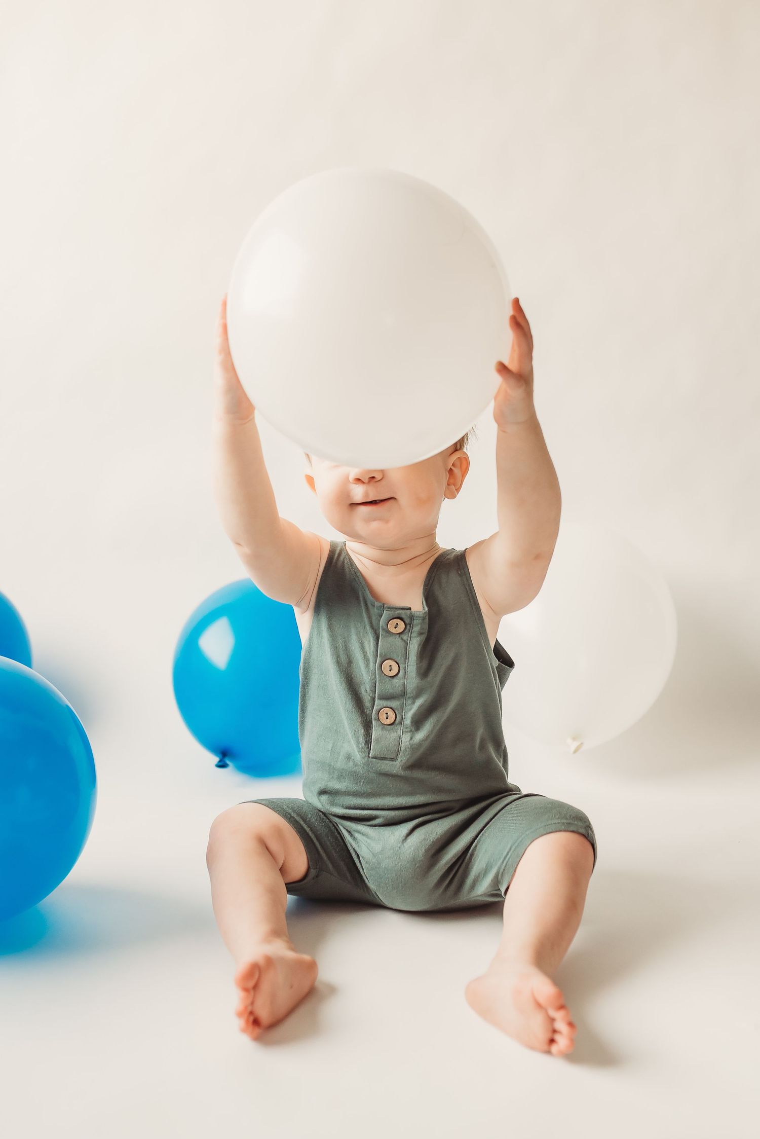 milestone session balloons
