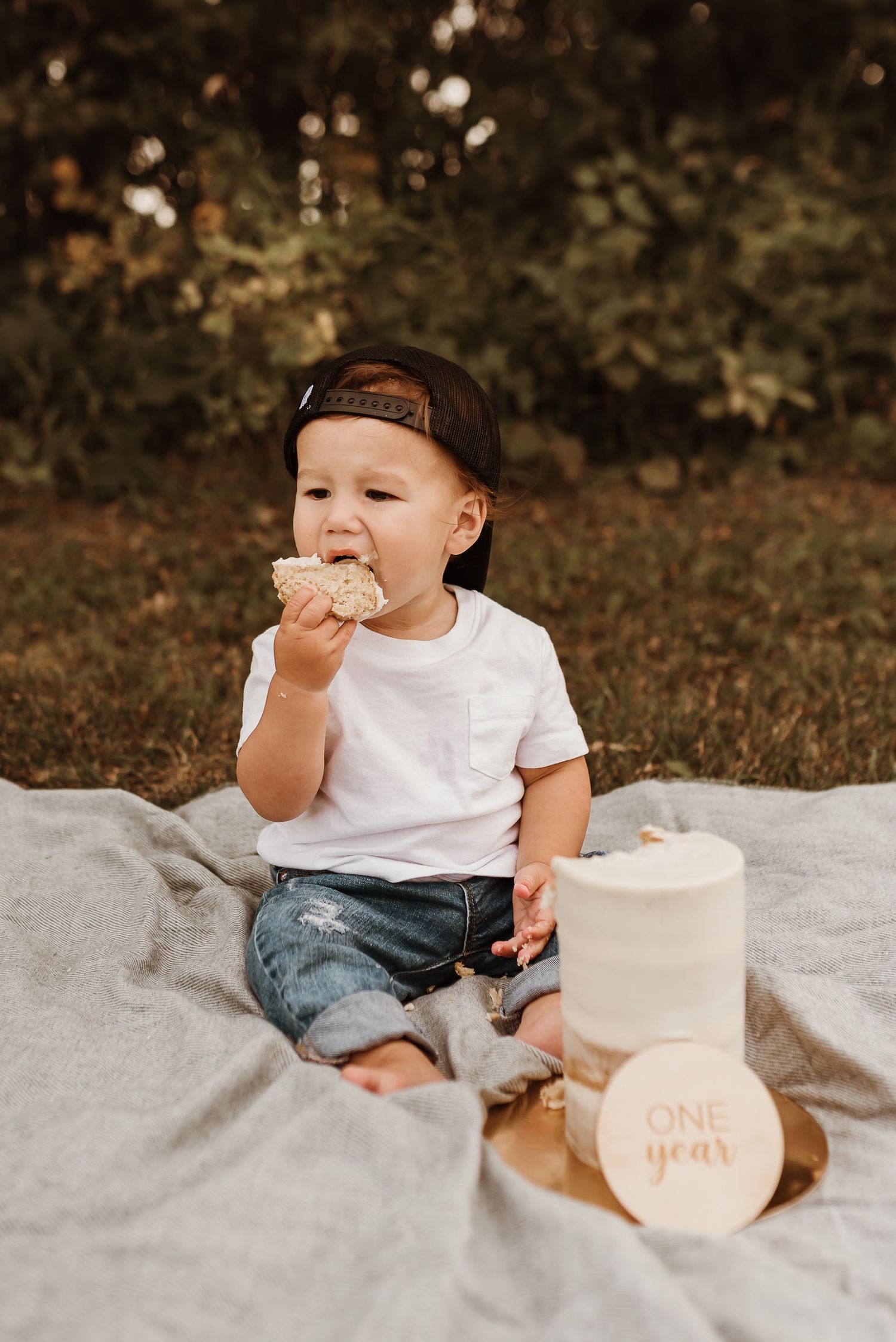 outdoor cake smash session