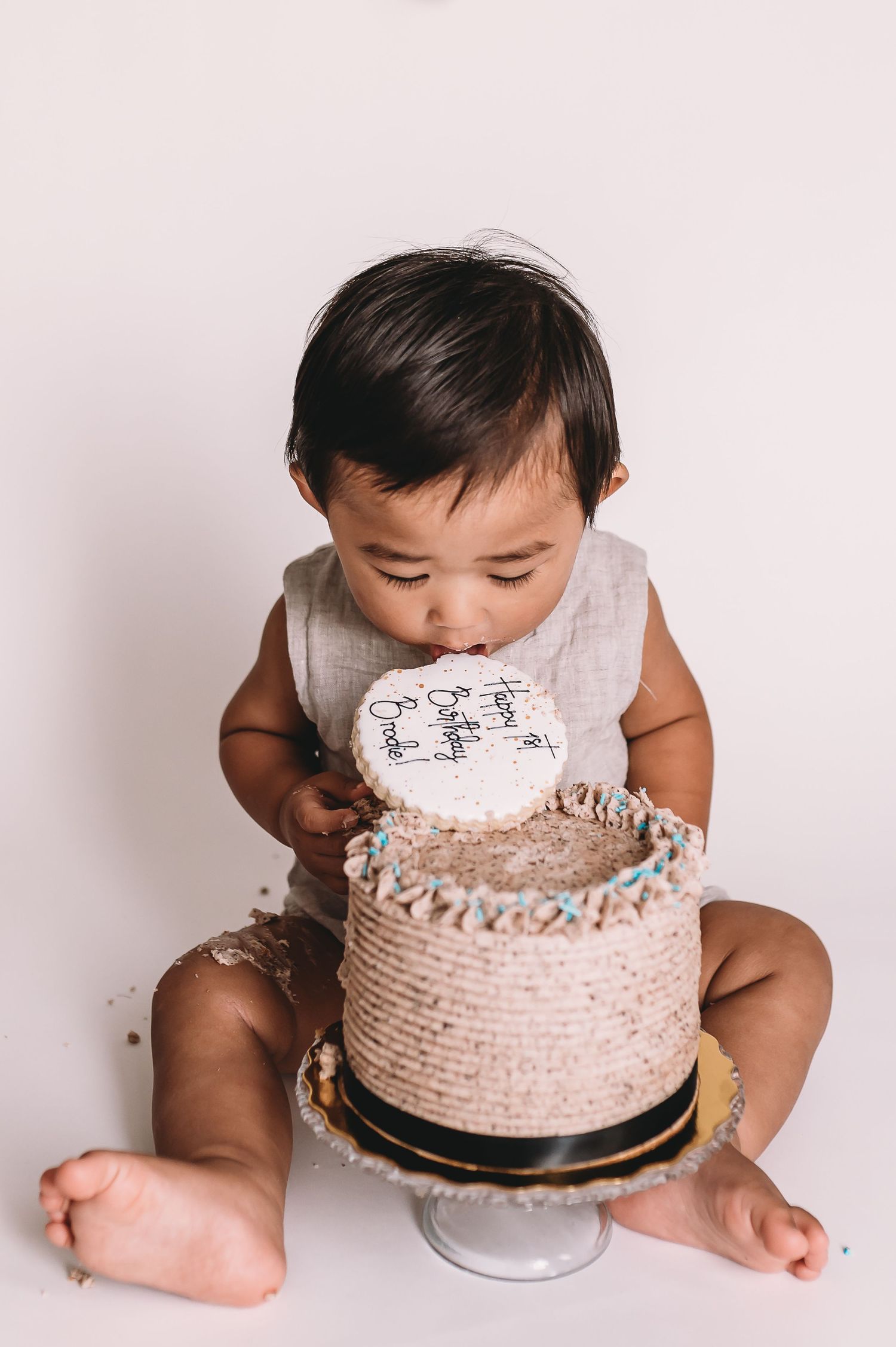 cake smash milestone session