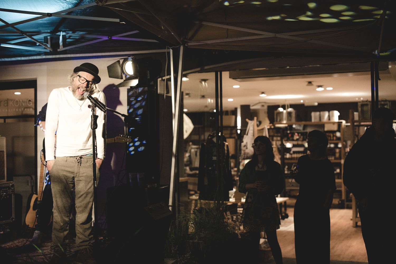 COTTON UNDERWEAR, Live Band, Rockband bei der Shopping night 2024 in Schwaz, hosted by https://www.petrakoenig.at