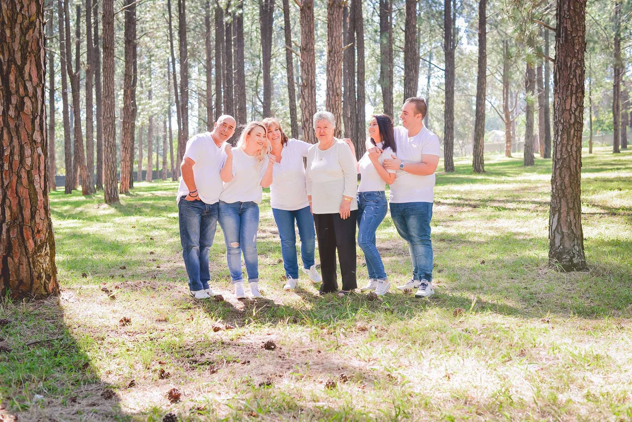 extended family photography in forest