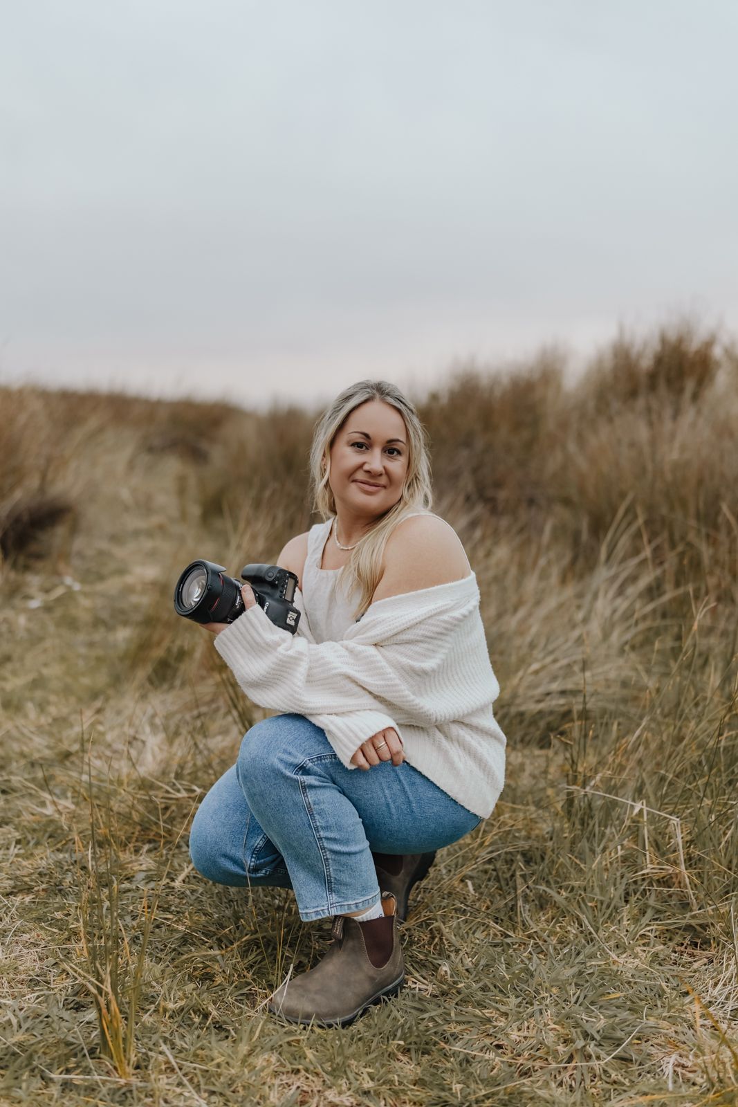 Erin Adams, Lifestyle photographer, Newborn Photographer, Maternity Photographer, Motherhood Photographer, based in Westport NZ.