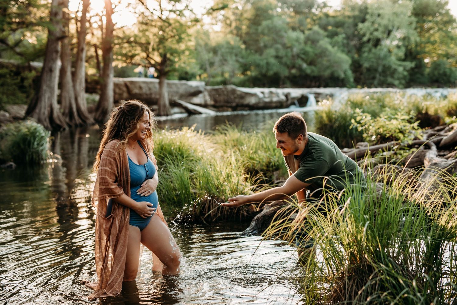 Mckinney Falls Maternity Pictures, new braunfels maternity photographer, Austin maternity pictures