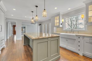 Real estate photographer in the Pittsburgh area with over 5 years of experience. Serving Beaver, Allegheny, Lawerence, and Butler counties.