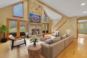 Real estate photographer in the Pittsburgh area with over 5 years of experience. Serving Beaver, Allegheny, Lawerence, and Butler counties.