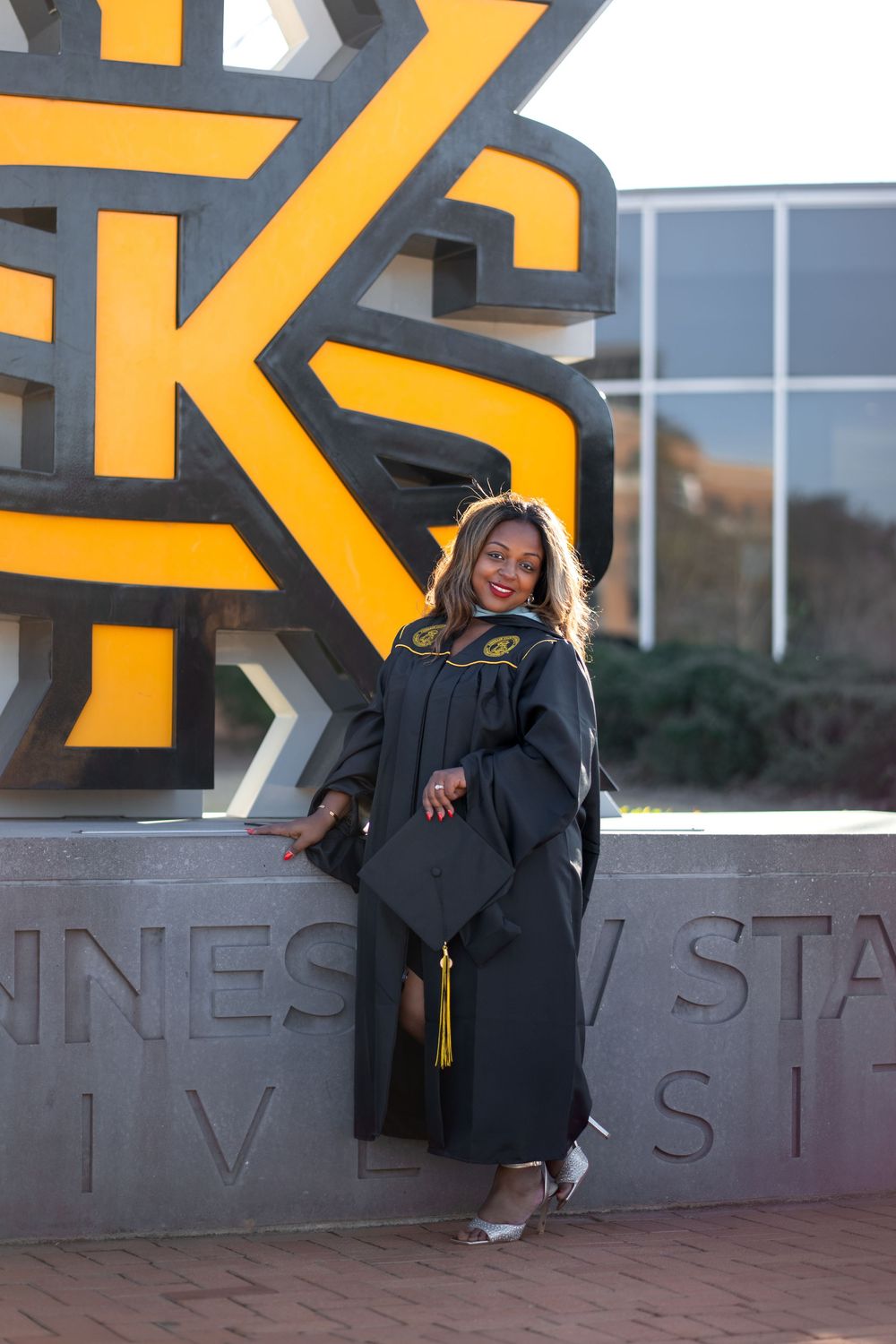Atlanta graduation photographer Pierre The pear photography specializes in posing and timeless photos for KSU, GSU, Georgia Tech, and emory