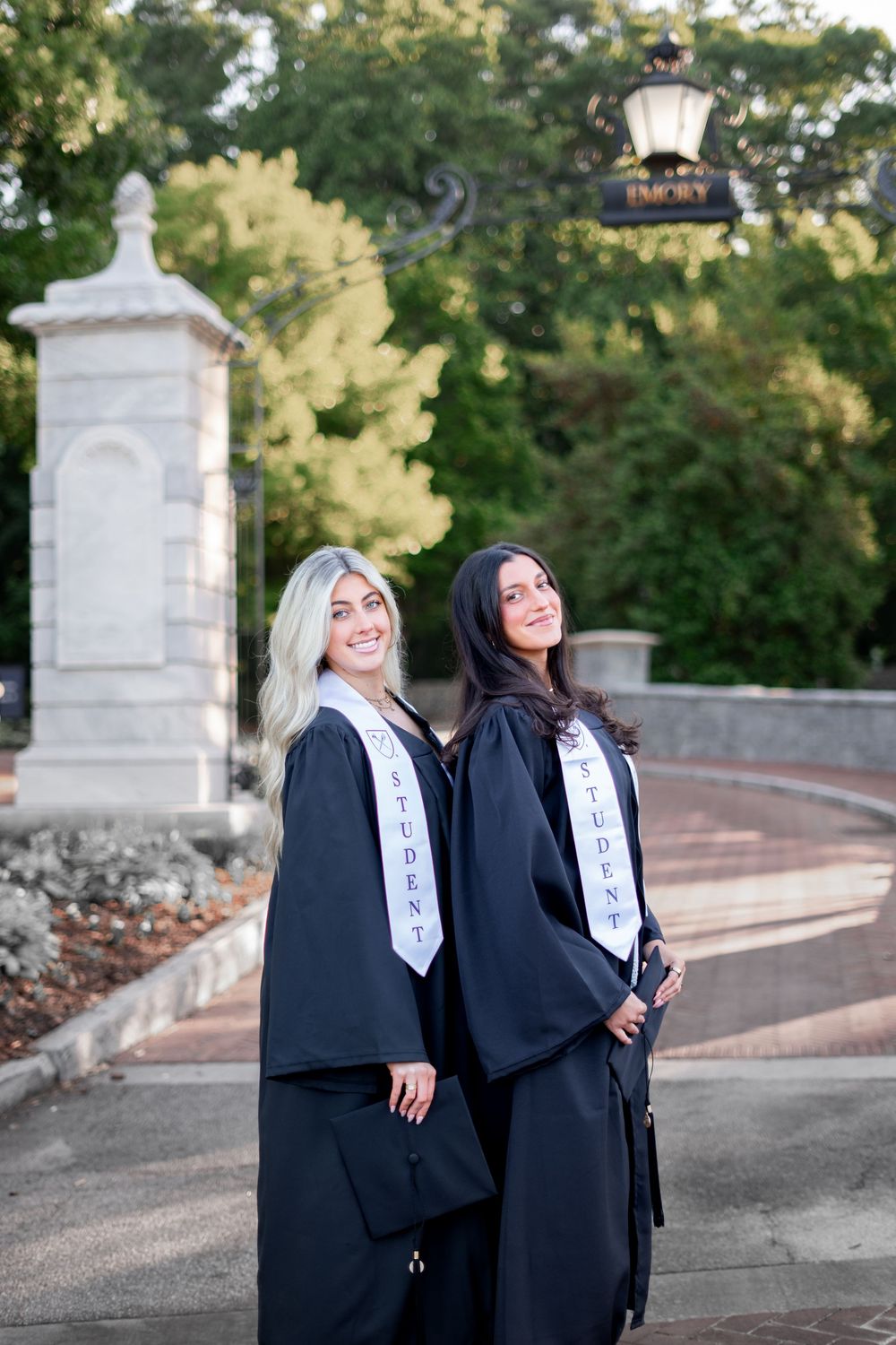 Atlanta graduation photographer Pierre The pear photography specializes in posing and timeless photos for KSU, GSU, Georgia Tech, and emory