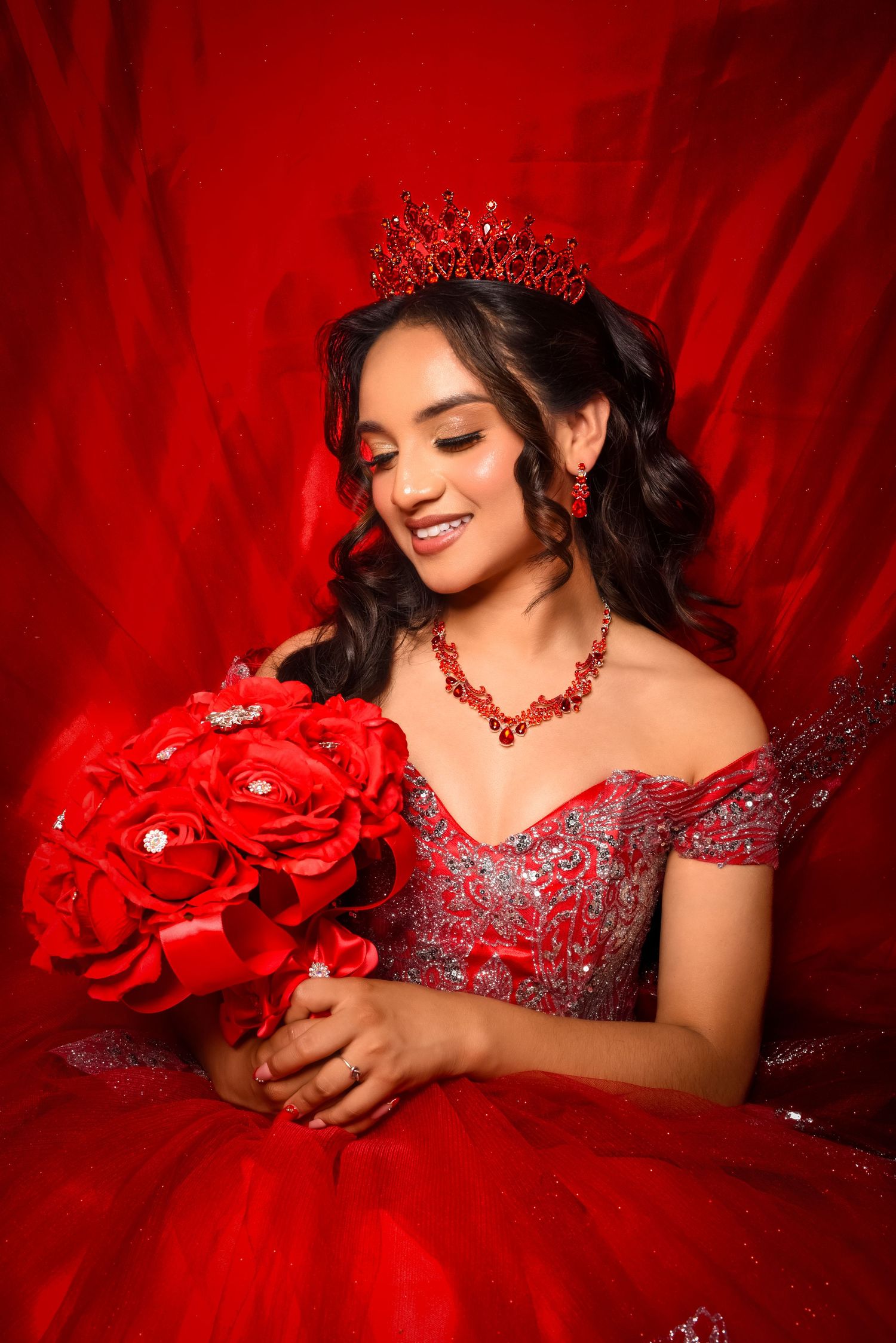 Beautiful Quinceañera photography by a Denton Quince photographer creating timeless Sweet 15 portraits for families across North Texas today