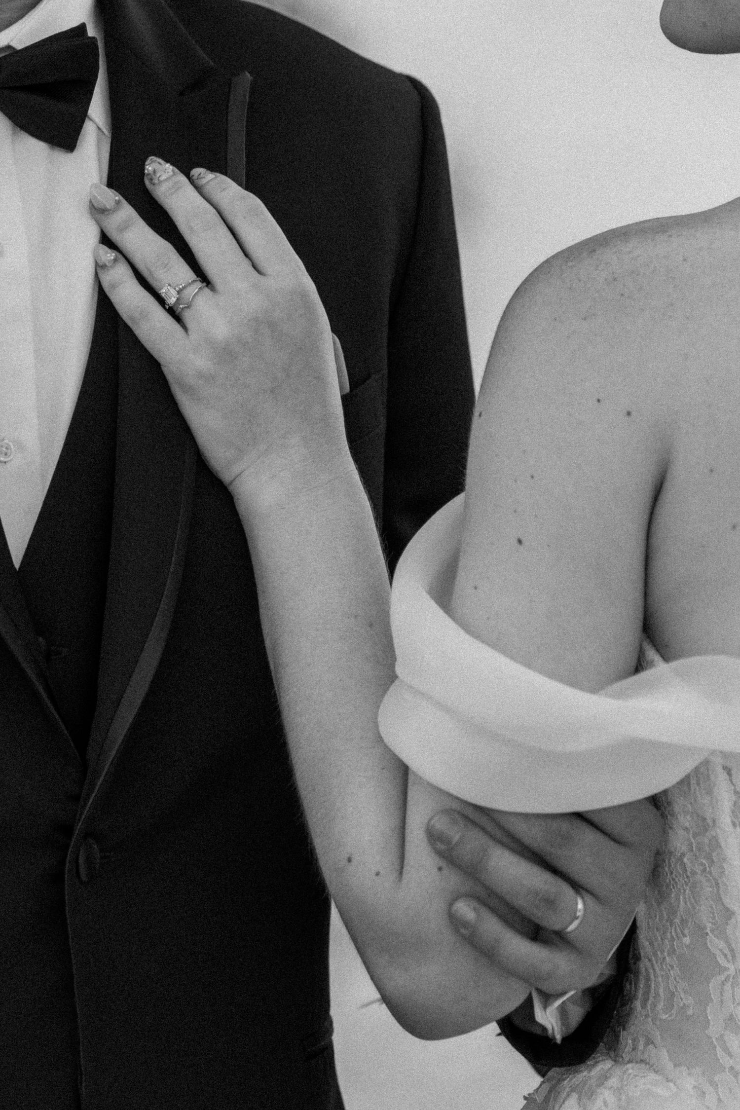 Pittsburgh Wedding photographer
Moon Township Photographer
True to color Photographer
Micro Wedding
Elopement Photographer
Grainy, Vintage