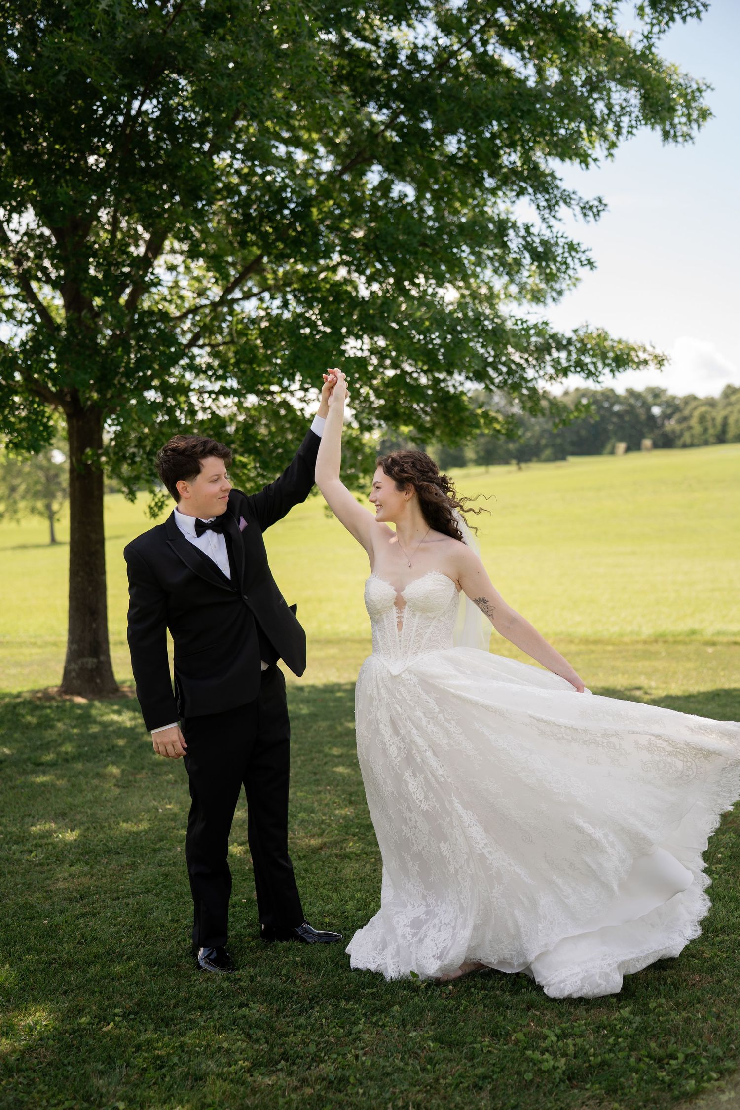 Pittsburgh Wedding photographer
Moon Township Photographer
True to color Photographer
Micro Wedding
Elopement Photographer