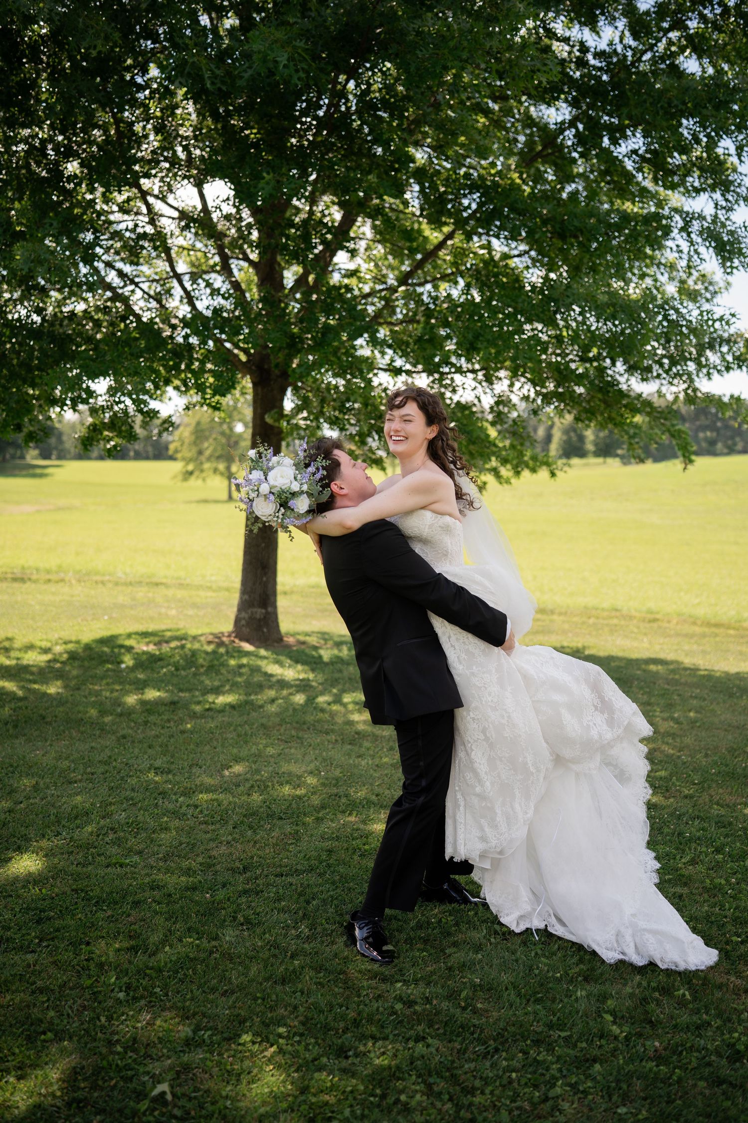 Pittsburgh Wedding photographer
Moon Township Photographer
True to color Photographer
Micro Wedding
Elopement Photographer