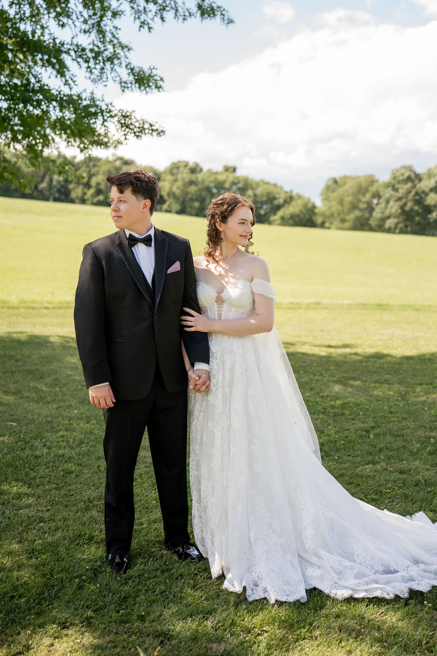 Pittsburgh Wedding photographer
Moon Township Photographer
True to color Photographer
Micro Wedding
Elopement Photographer