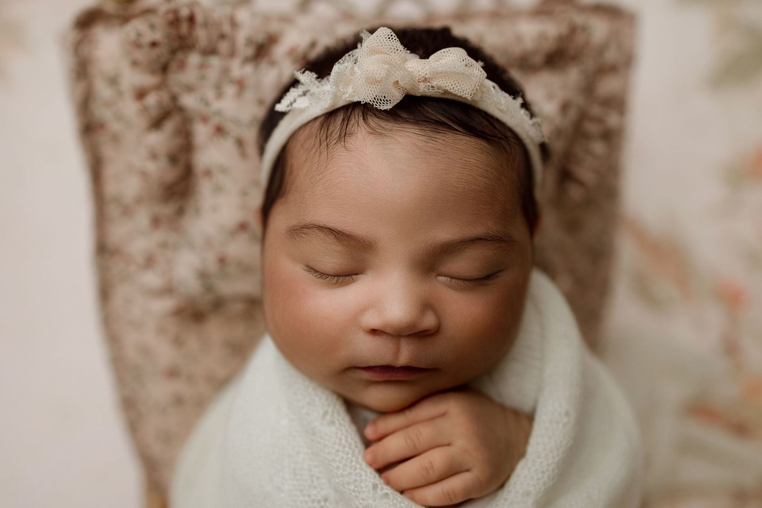 newborn photoshoot, studio newborn portraits Miami, milestone portraits Miami