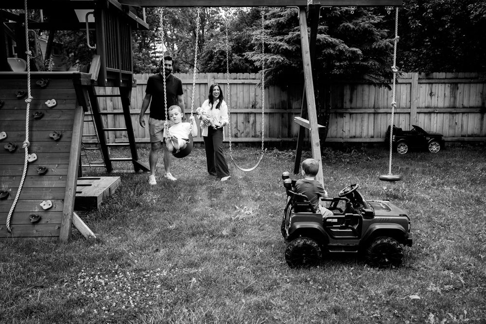 At home candid family portrait session in Illinois.