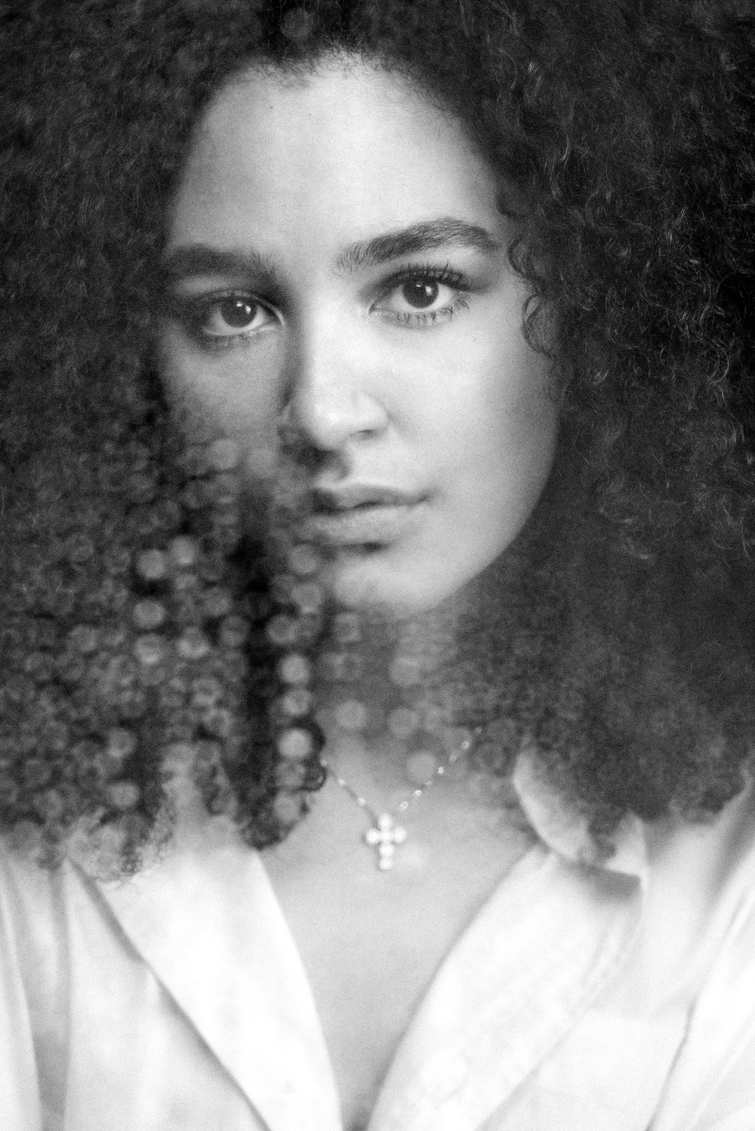 Ritratto in bianco e nero , parte del progetto fotografico "Through The Never", caratterizzato da un'estetica espressiva, e un forte impatto