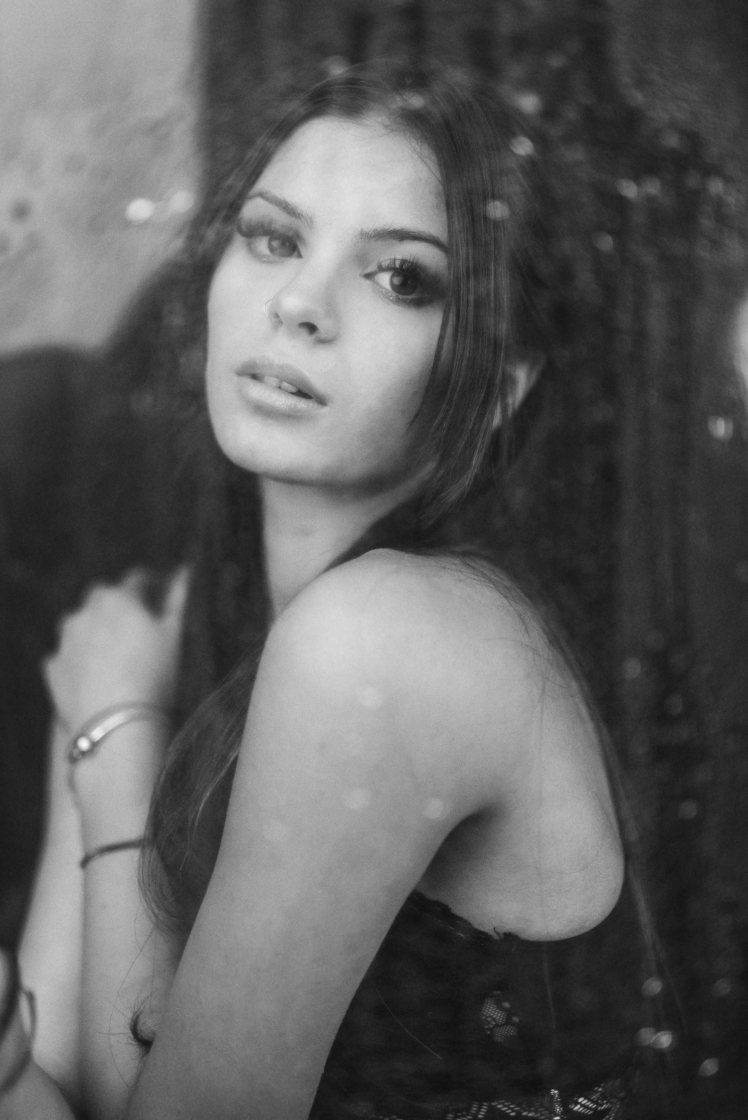 Ritratto in bianco e nero , parte del progetto fotografico "Through The Never", caratterizzato da un'estetica espressiva, e un forte impatto