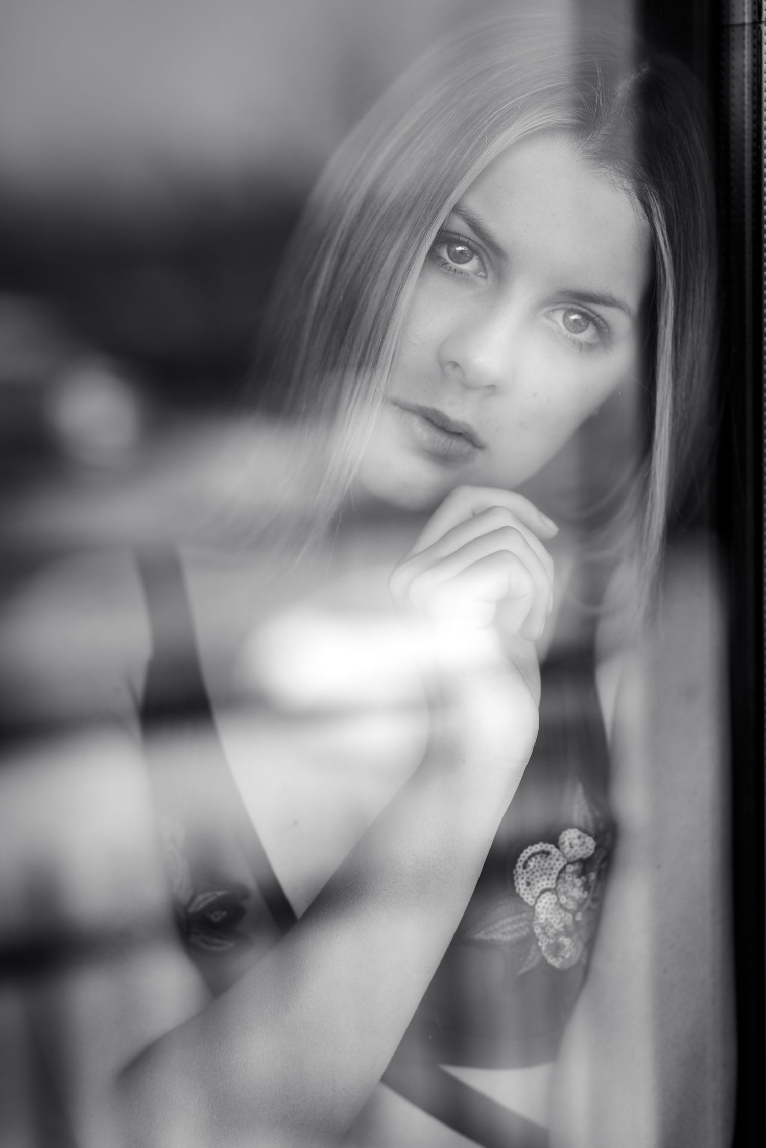 Ritratto in bianco e nero , parte del progetto fotografico "Through The Never", caratterizzato da un'estetica espressiva, e un forte impatto