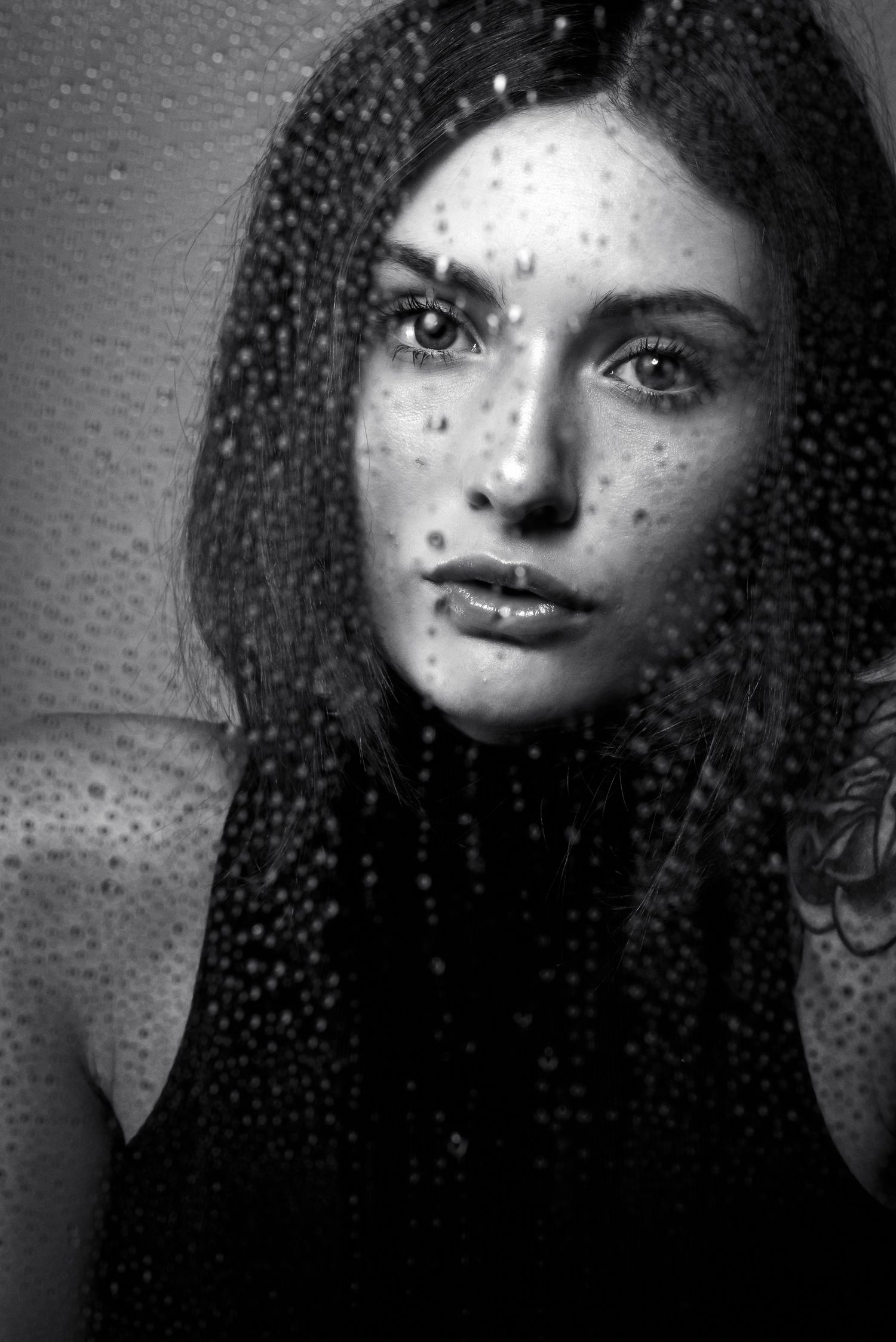 Ritratto in bianco e nero , parte del progetto fotografico "Through The Never", caratterizzato da un'estetica espressiva, e un forte impatto