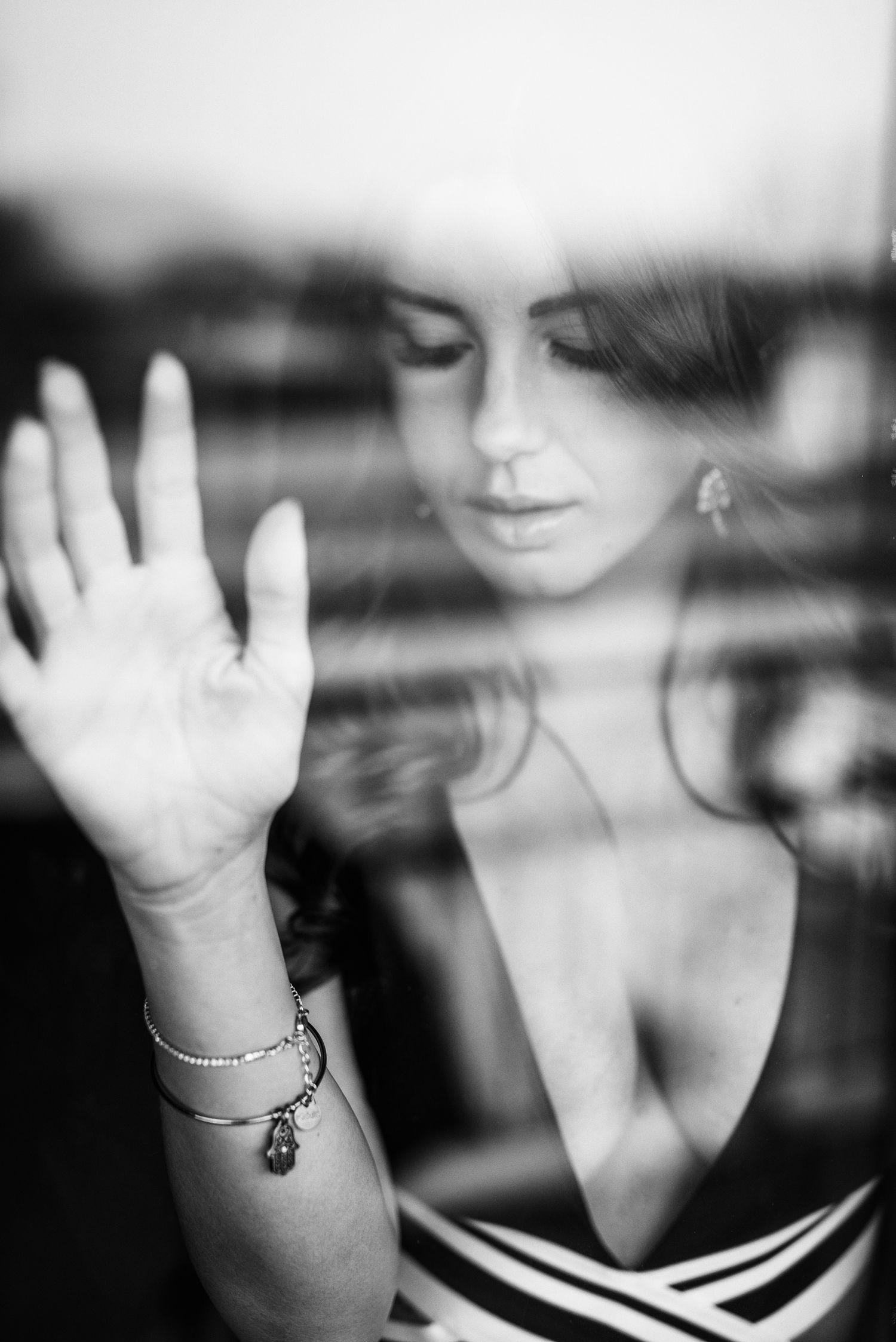 Ritratto in bianco e nero , parte del progetto fotografico "Through The Never", caratterizzato da un'estetica espressiva, e un forte impatto